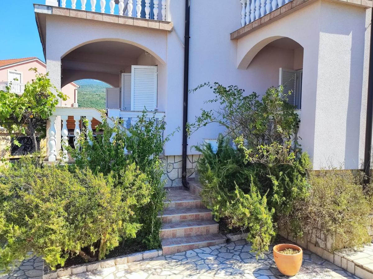 Apartmani Sabira 诺维·维诺多尔斯基 外观 照片