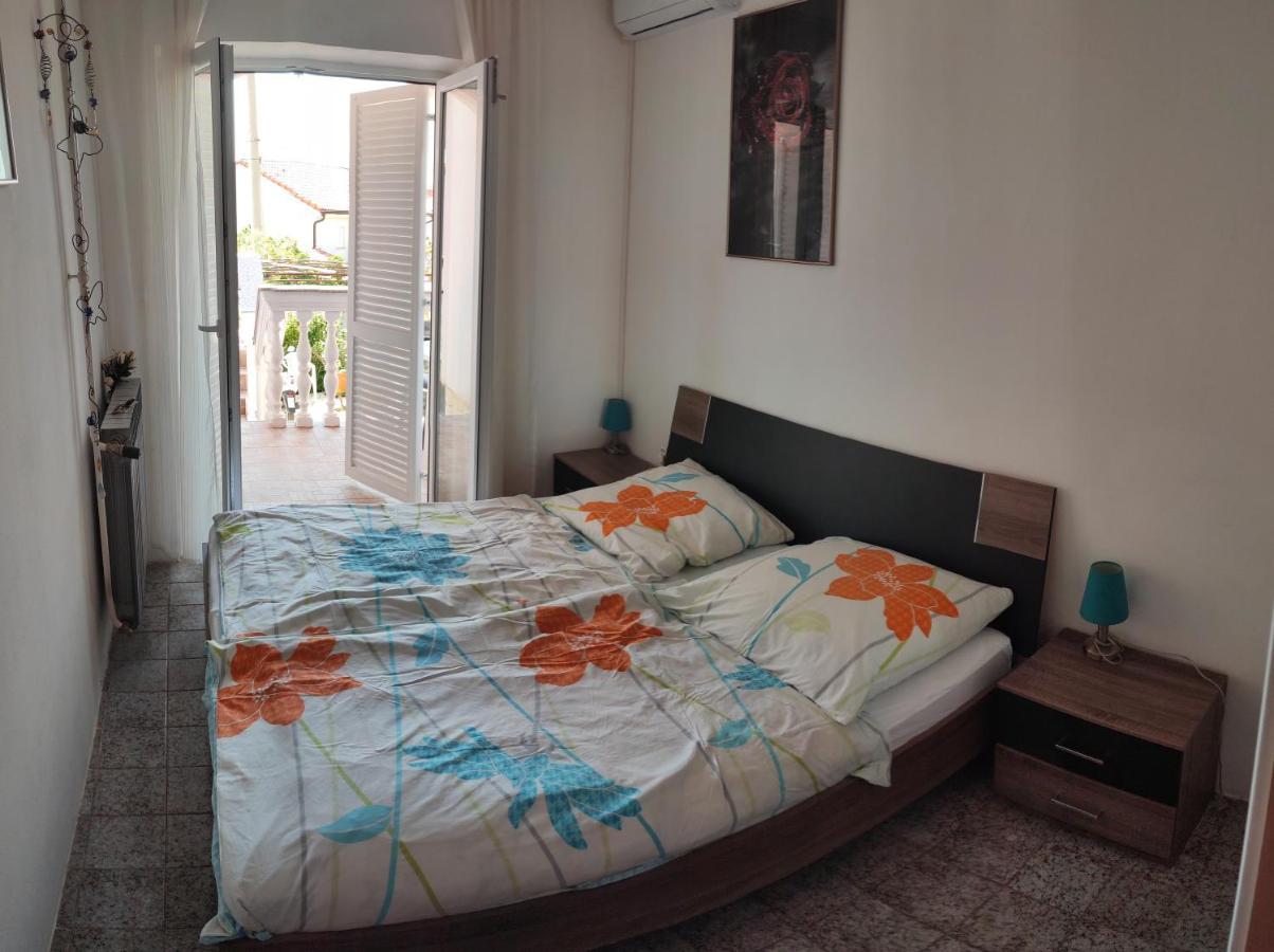 Apartmani Sabira 诺维·维诺多尔斯基 外观 照片