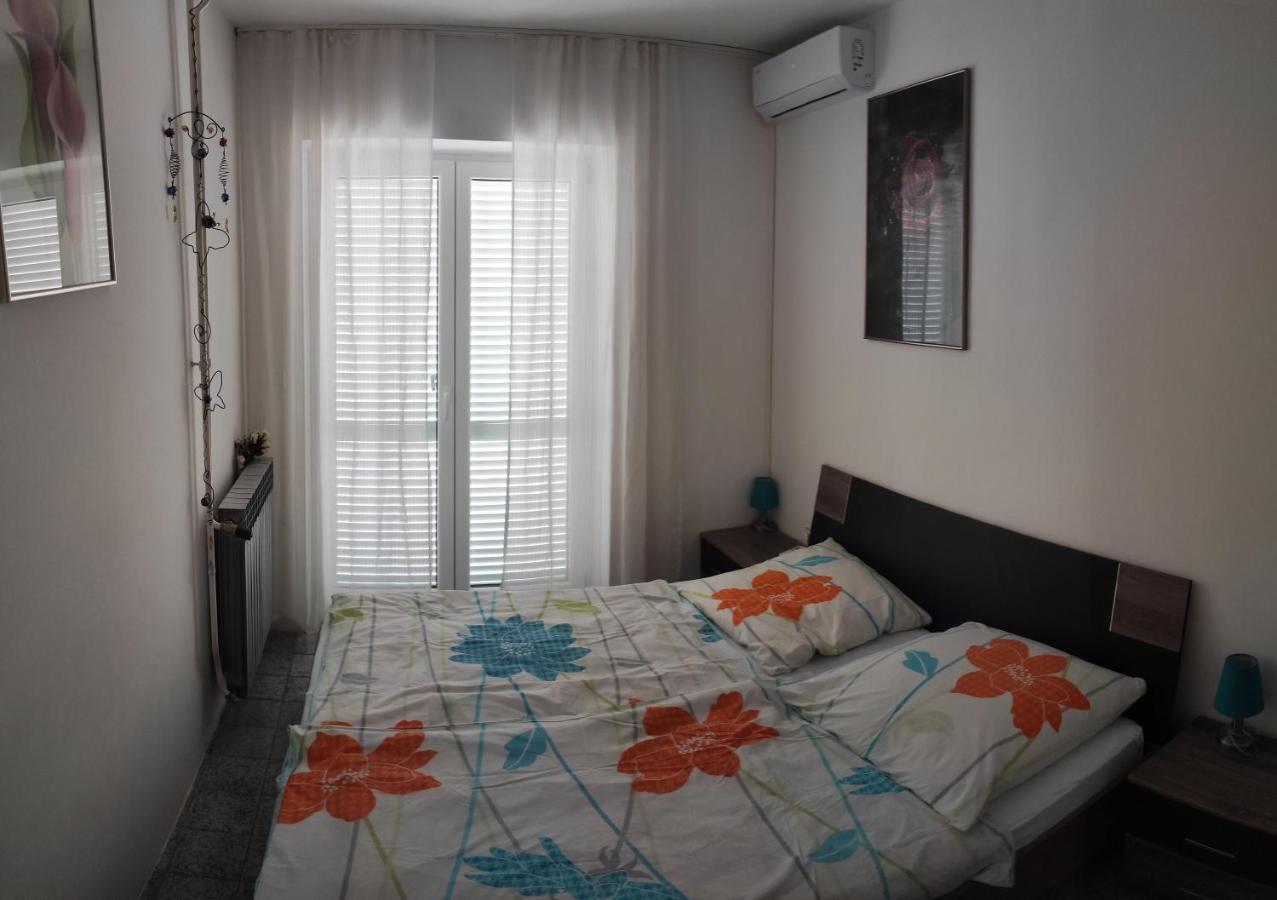 Apartmani Sabira 诺维·维诺多尔斯基 外观 照片