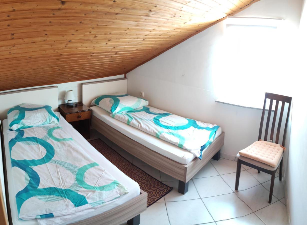 Apartmani Sabira 诺维·维诺多尔斯基 外观 照片