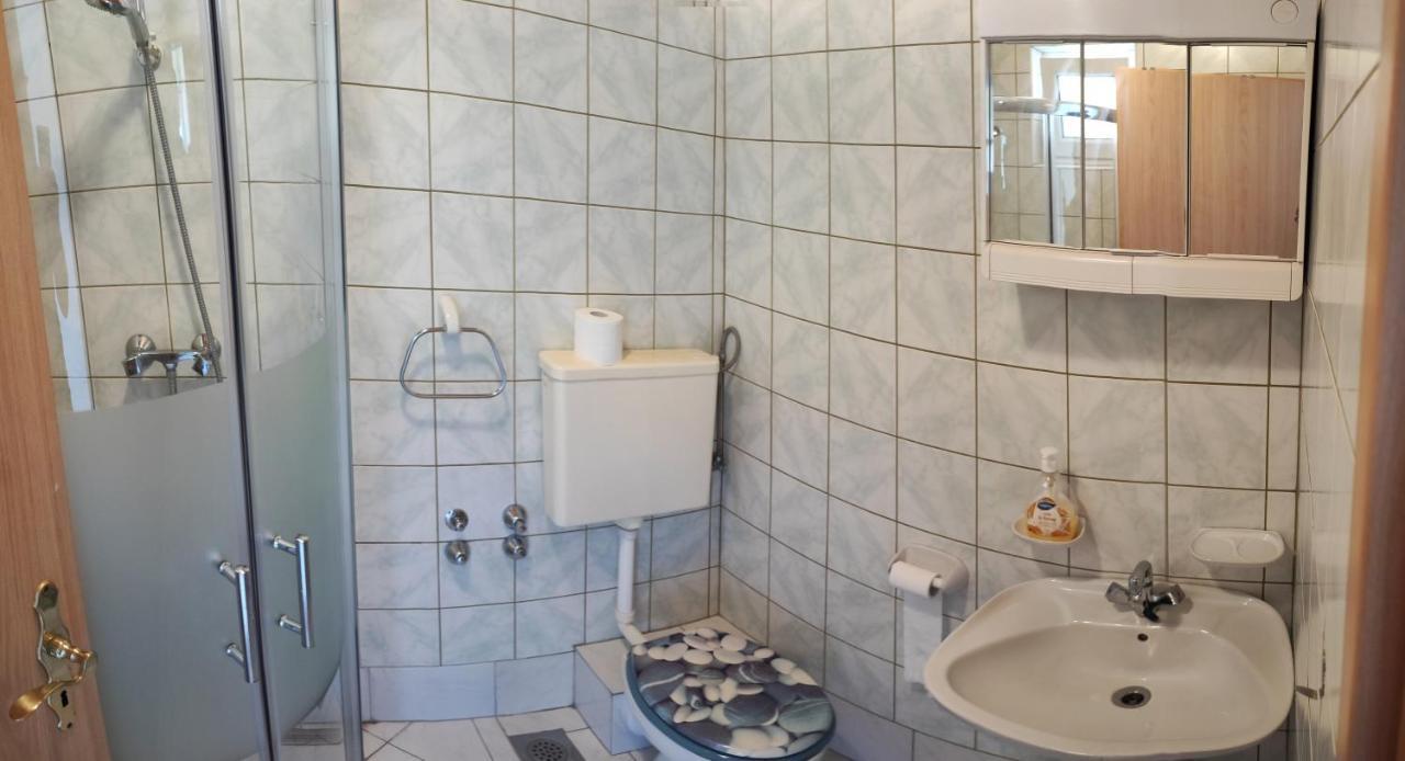Apartmani Sabira 诺维·维诺多尔斯基 外观 照片
