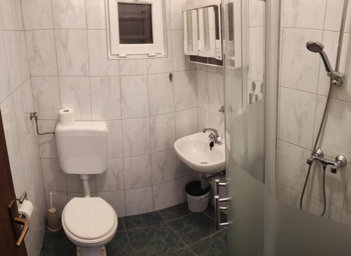 Apartmani Sabira 诺维·维诺多尔斯基 外观 照片