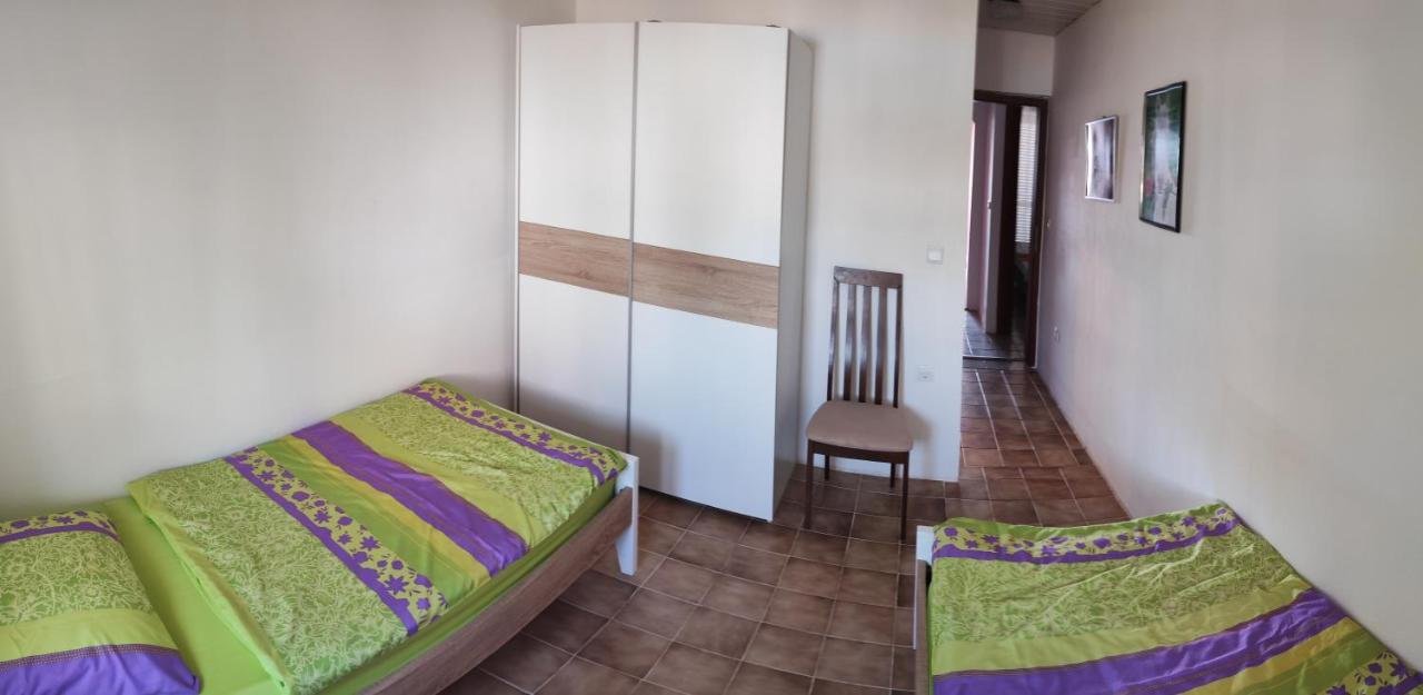 Apartmani Sabira 诺维·维诺多尔斯基 外观 照片