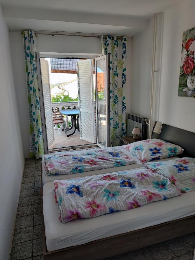 Apartmani Sabira 诺维·维诺多尔斯基 外观 照片
