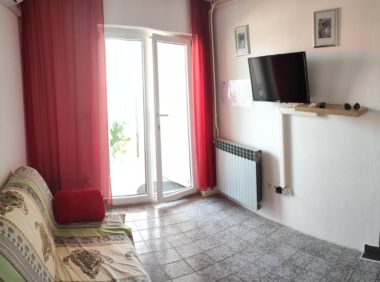 Apartmani Sabira 诺维·维诺多尔斯基 外观 照片