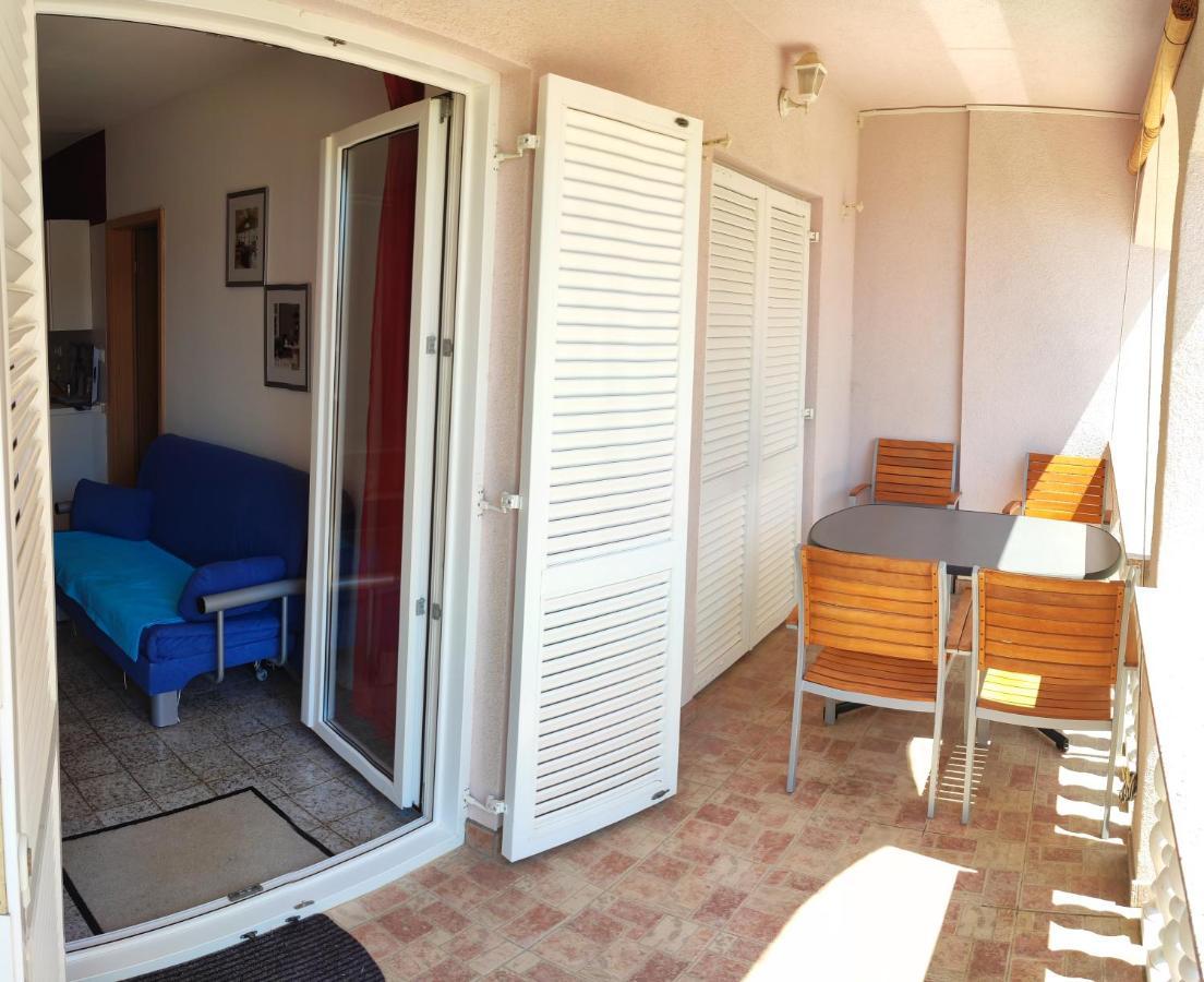 Apartmani Sabira 诺维·维诺多尔斯基 外观 照片