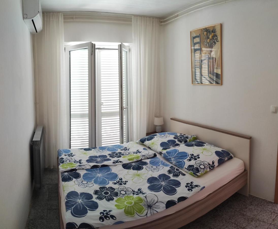 Apartmani Sabira 诺维·维诺多尔斯基 外观 照片