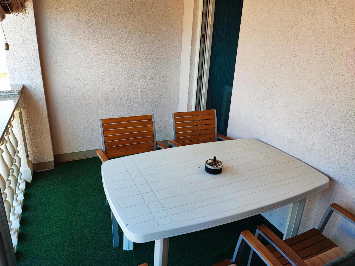 Apartmani Sabira 诺维·维诺多尔斯基 外观 照片
