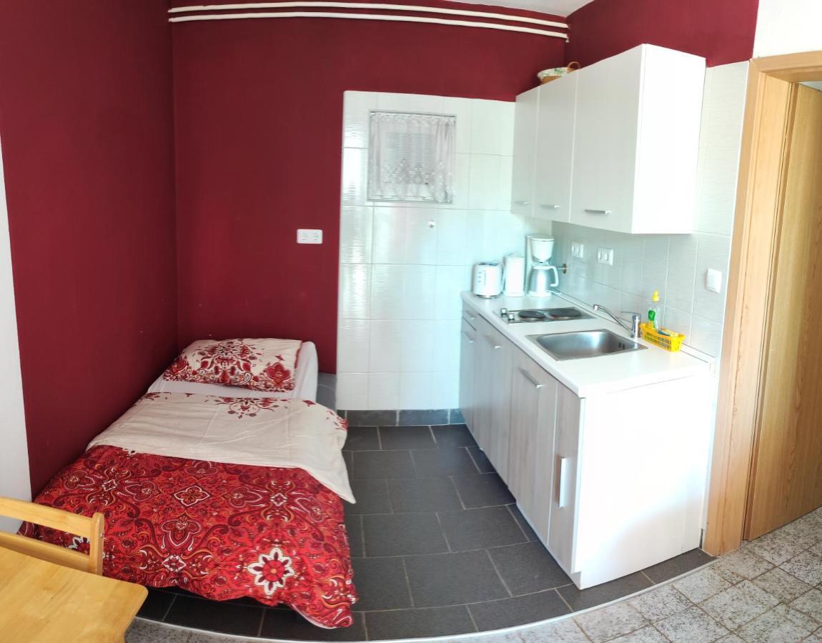 Apartmani Sabira 诺维·维诺多尔斯基 外观 照片