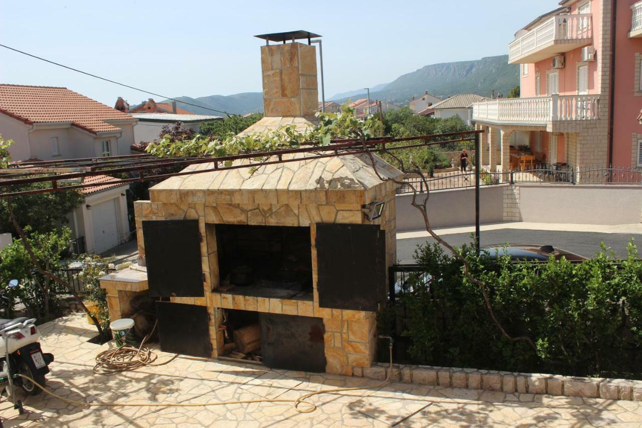 Apartmani Sabira 诺维·维诺多尔斯基 外观 照片