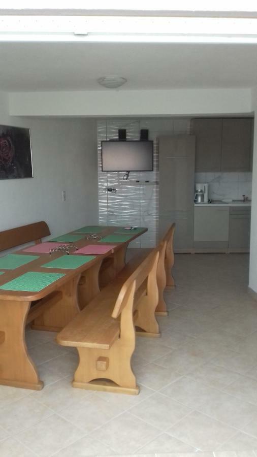 Apartmani Sabira 诺维·维诺多尔斯基 外观 照片