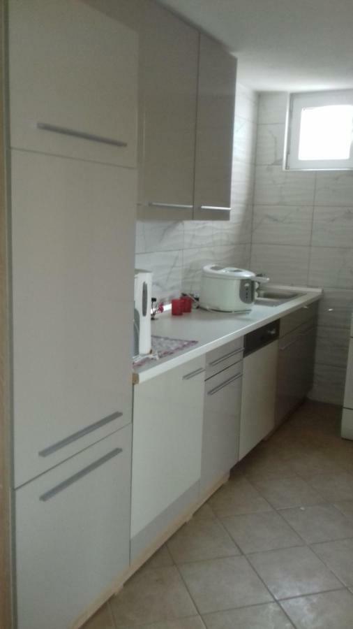 Apartmani Sabira 诺维·维诺多尔斯基 外观 照片