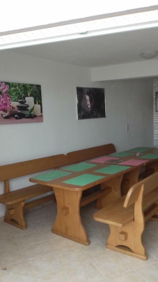 Apartmani Sabira 诺维·维诺多尔斯基 外观 照片